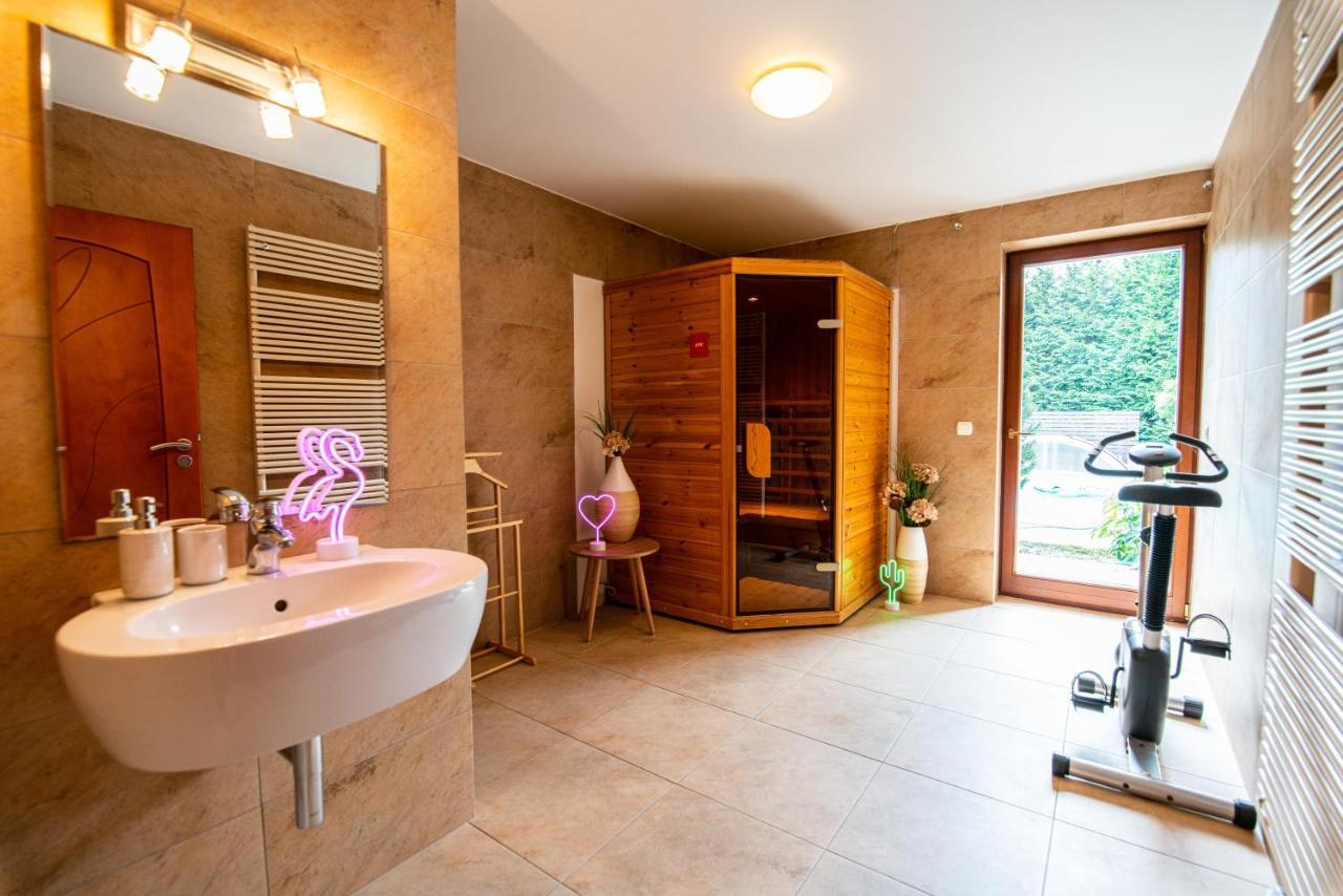 Villa With Pool & Sauna In Beer Village 维尔克波波维采 外观 照片