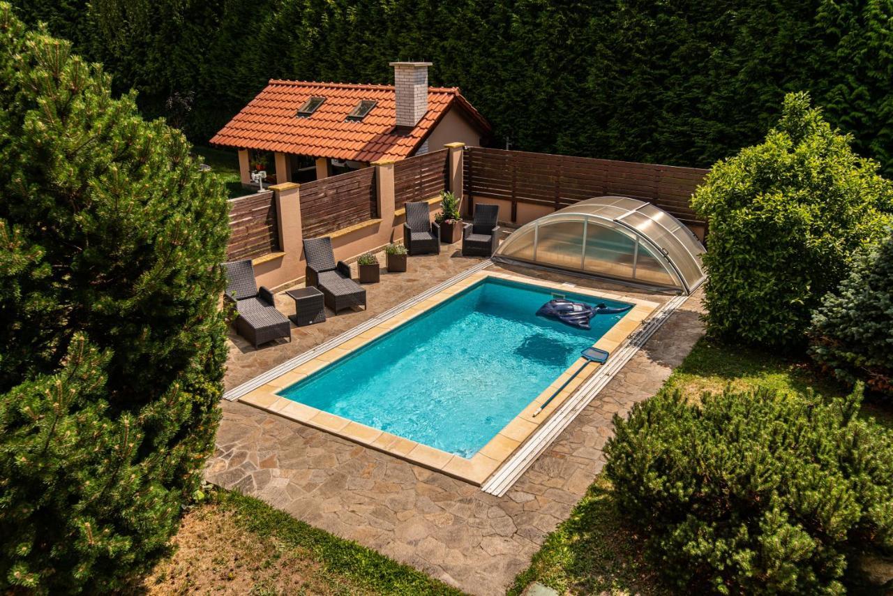 Villa With Pool & Sauna In Beer Village 维尔克波波维采 外观 照片